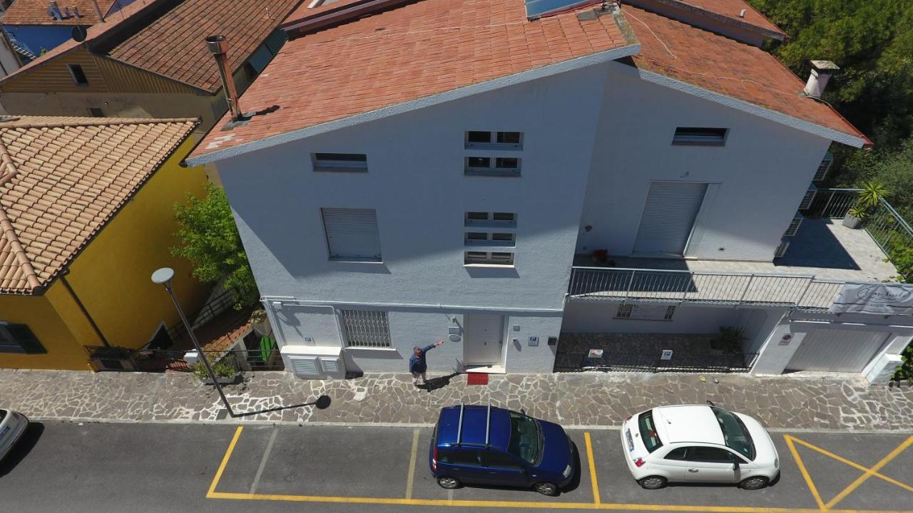 Amare Sirolo Bed and Breakfast Buitenkant foto